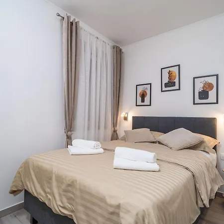Guest house And With Parking Space Ston, Peljesac - 24234